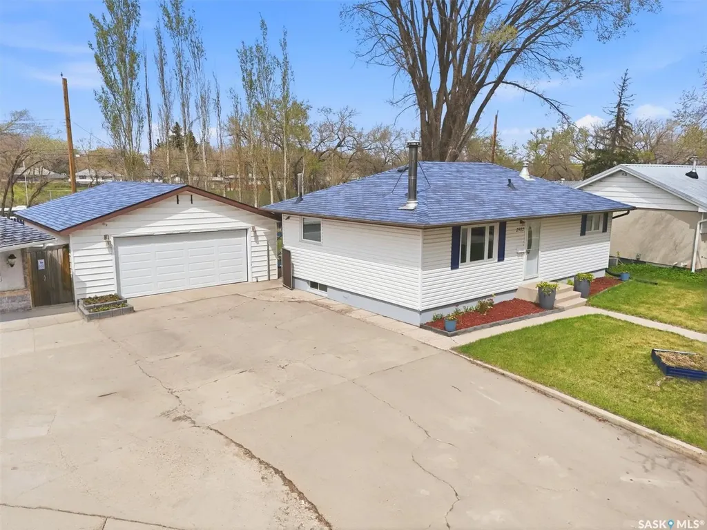 2922 21st Street W Saskatoon SK S7M 0W5
