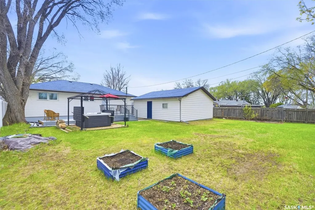2922 21st Street W Saskatoon SK S7M 0W5