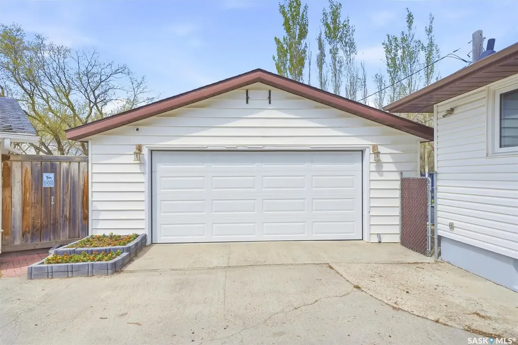2922 21st Street W Saskatoon SK S7M 0W5