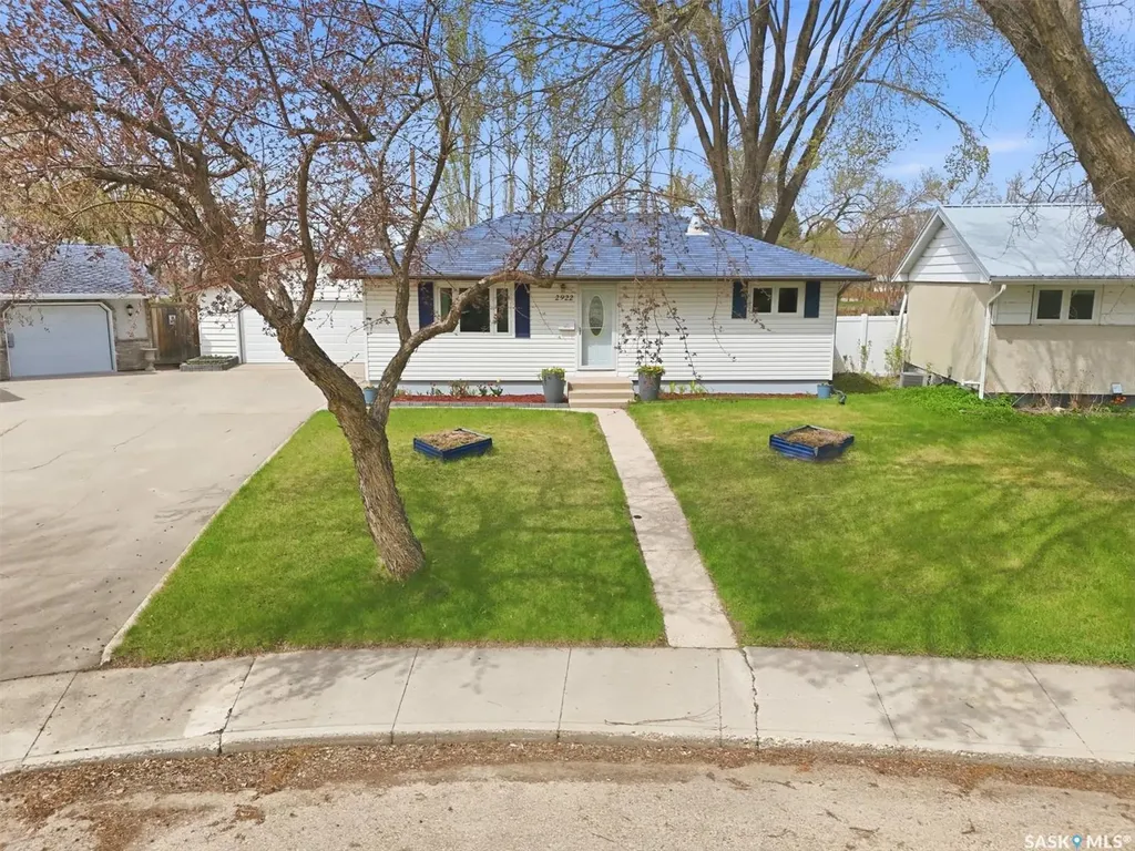 2922 21st Street W Saskatoon SK S7M 0W5