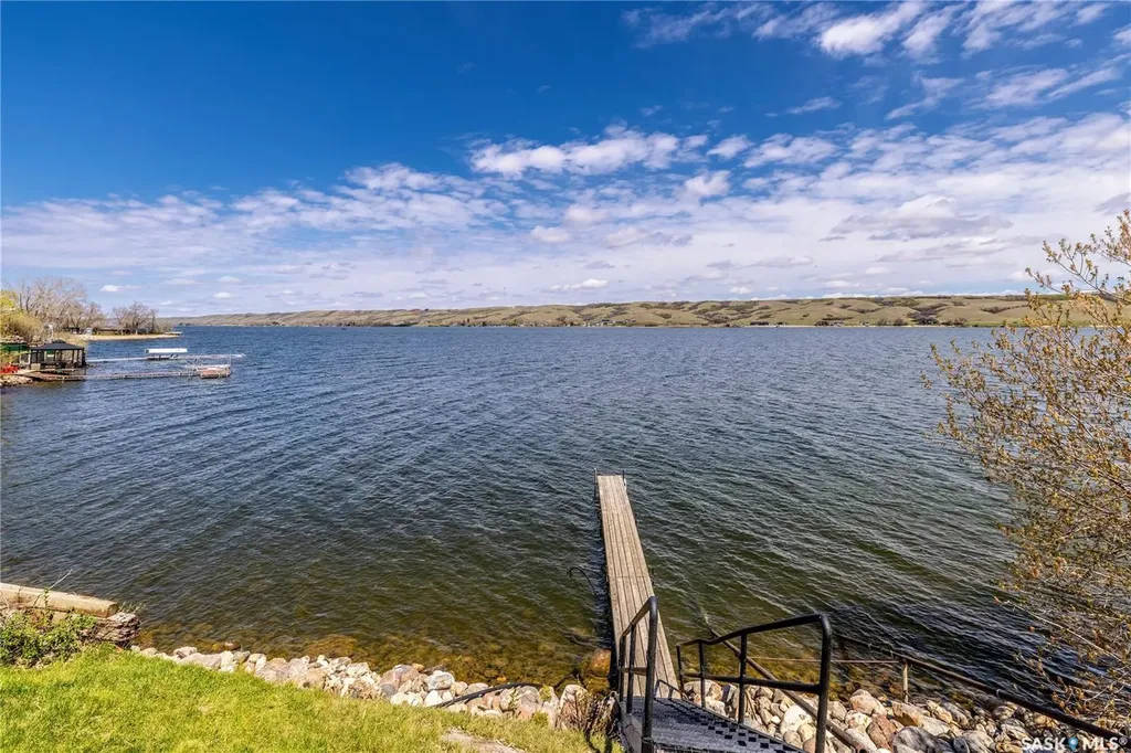 408 Tatanka Drive Sun Valley SK S6H 4P2