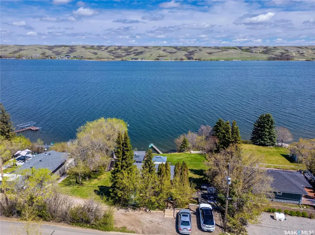 408 Tatanka Drive Sun Valley SK S6H 4P2