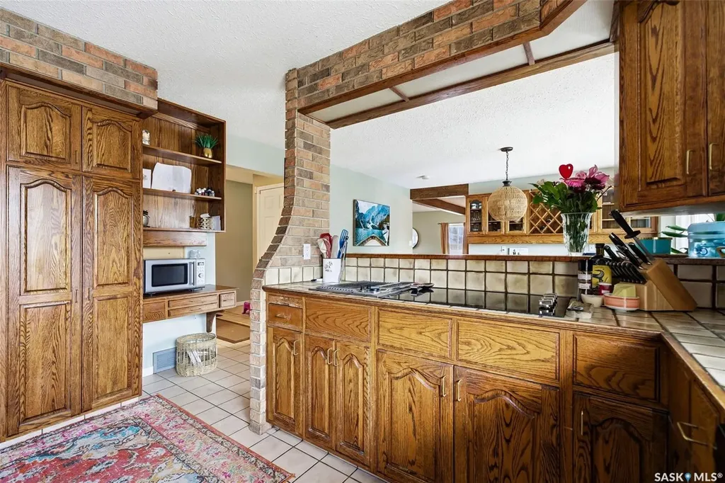 2402 Truesdale Drive Regina SK S4V 0W2