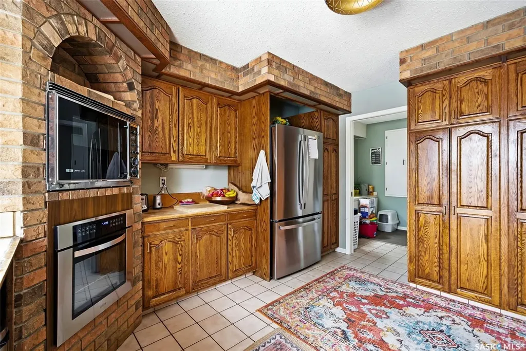 2402 Truesdale Drive Regina SK S4V 0W2
