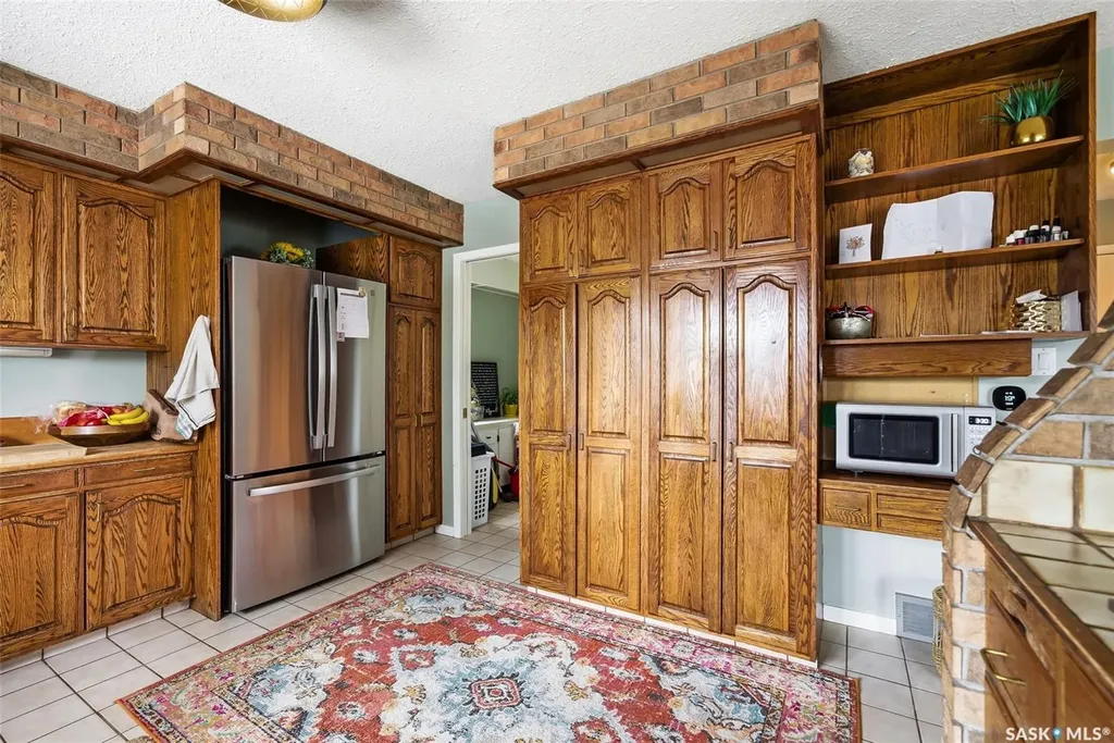 2402 Truesdale Drive Regina SK S4V 0W2