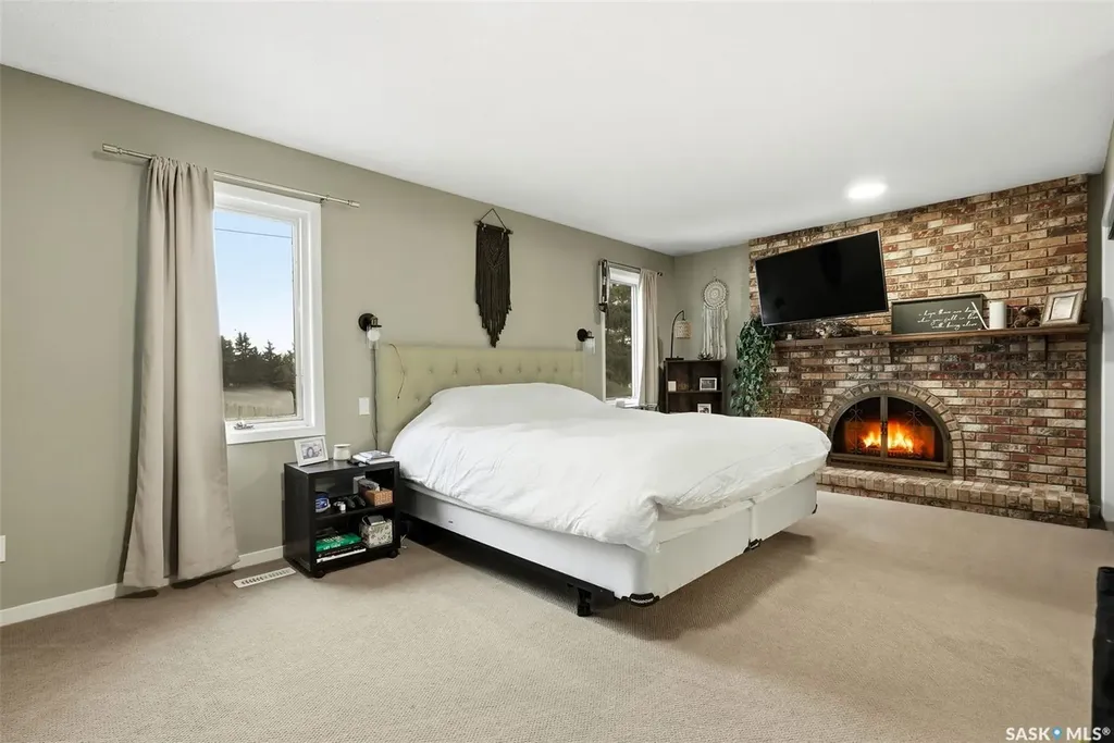 2402 Truesdale Drive Regina SK S4V 0W2