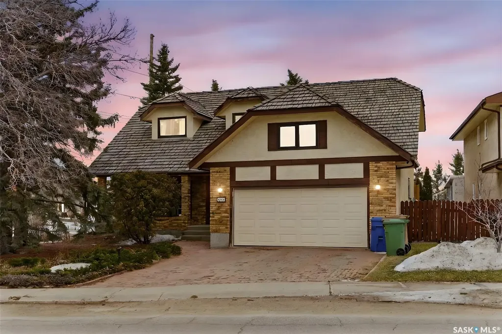 2402 Truesdale Drive Regina SK S4V 0W2