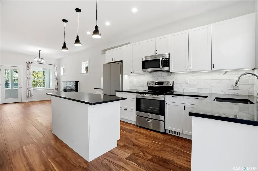 2324 Wallace Street Regina SK S4N 4A9
