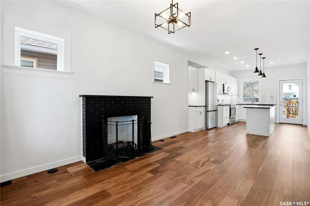2324 Wallace Street Regina SK S4N 4A9