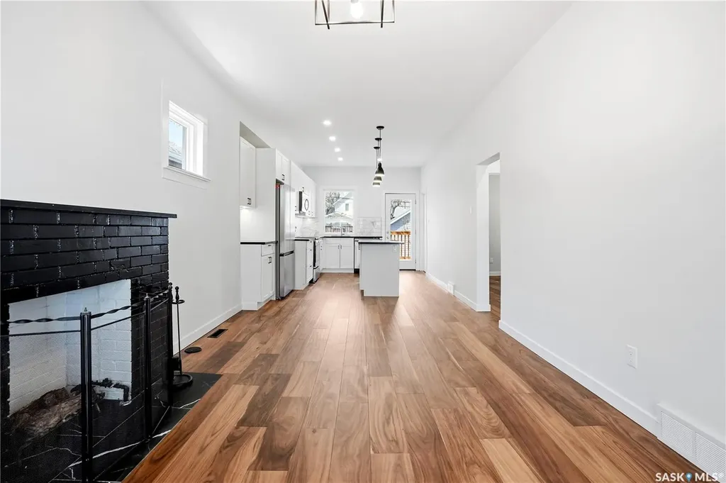2324 Wallace Street Regina SK S4N 4A9