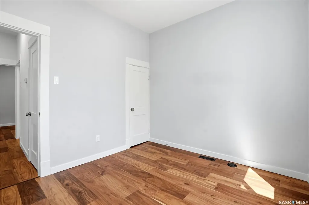 2324 Wallace Street Regina SK S4N 4A9