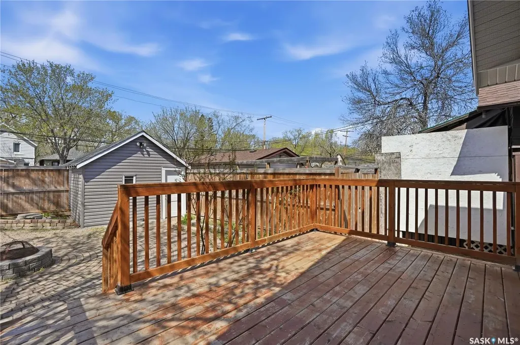2324 Wallace Street Regina SK S4N 4A9