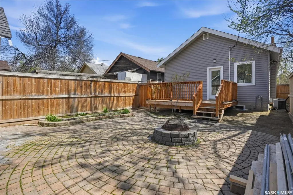 2324 Wallace Street Regina SK S4N 4A9