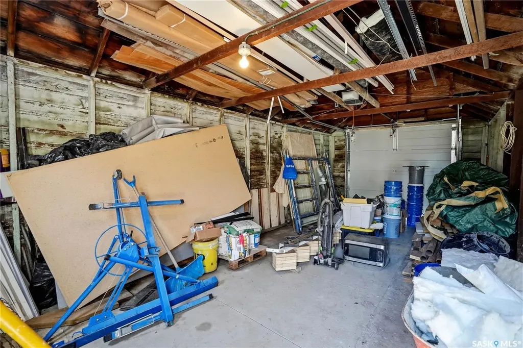 2324 Wallace Street Regina SK S4N 4A9