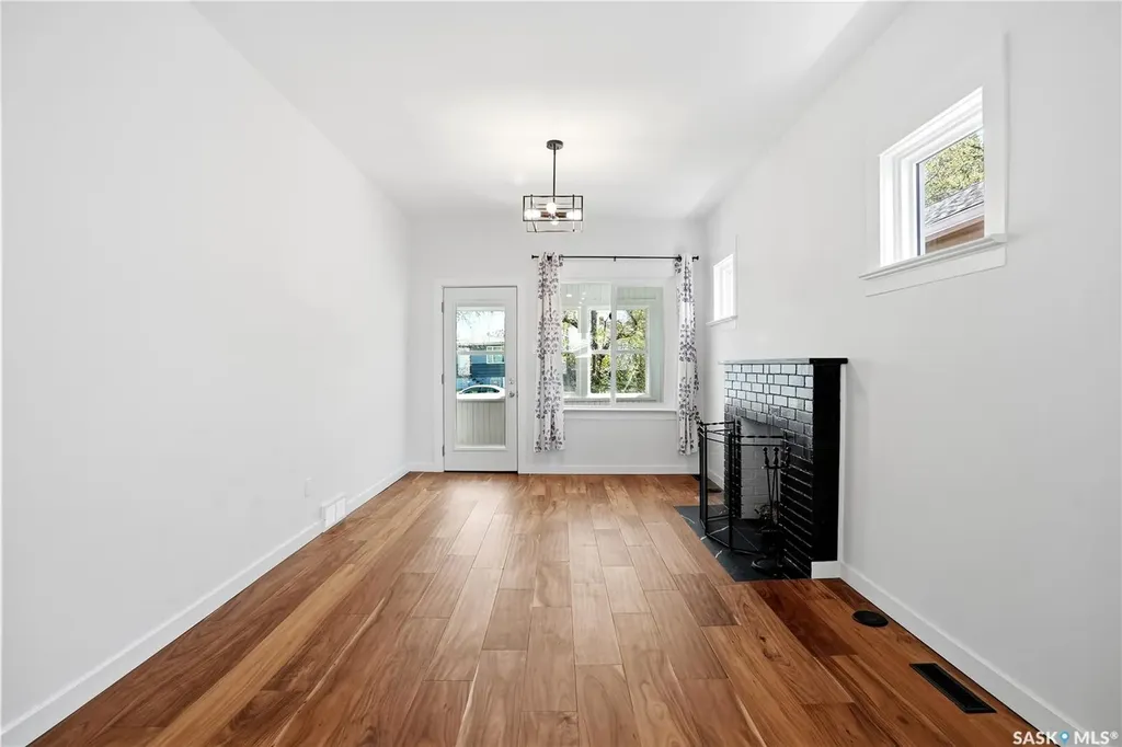 2324 Wallace Street Regina SK S4N 4A9