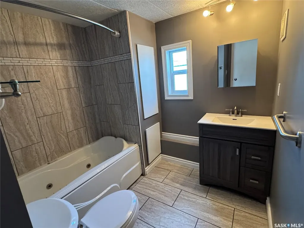 1112 Dalby Crescent La Ronge SK S0J 1L0