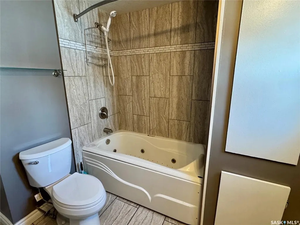 1112 Dalby Crescent La Ronge SK S0J 1L0