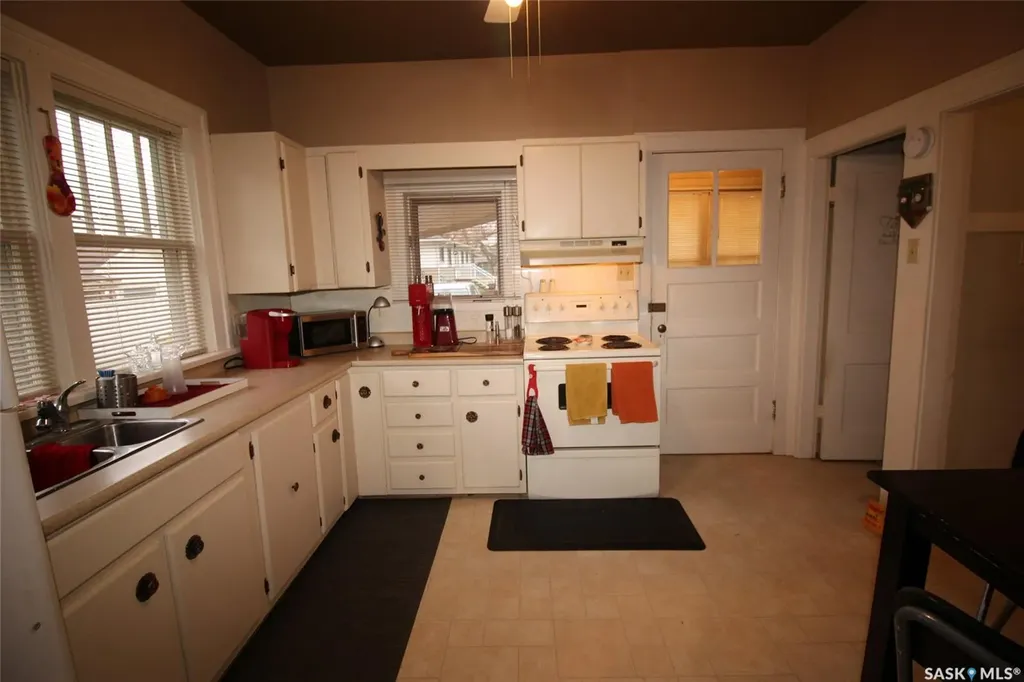 515 1st Street E Shaunavon SK S0N 2M0