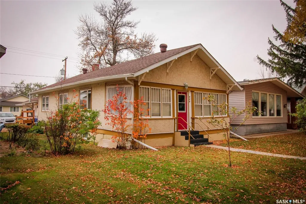 515 1st Street E Shaunavon SK S0N 2M0