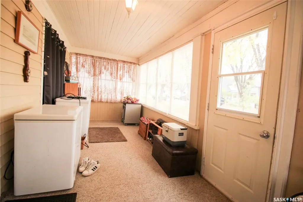 515 1st Street E Shaunavon SK S0N 2M0