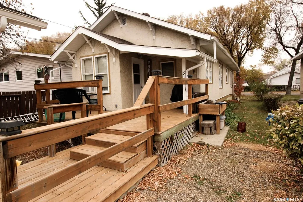 515 1st Street E Shaunavon SK S0N 2M0