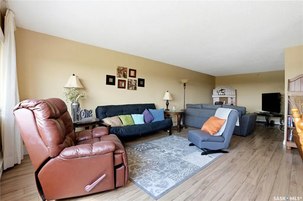 424 Spadina Crescent E Saskatoon SK S7K 6X7