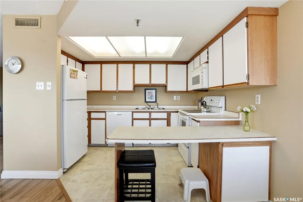 424 Spadina Crescent E Saskatoon SK S7K 6X7
