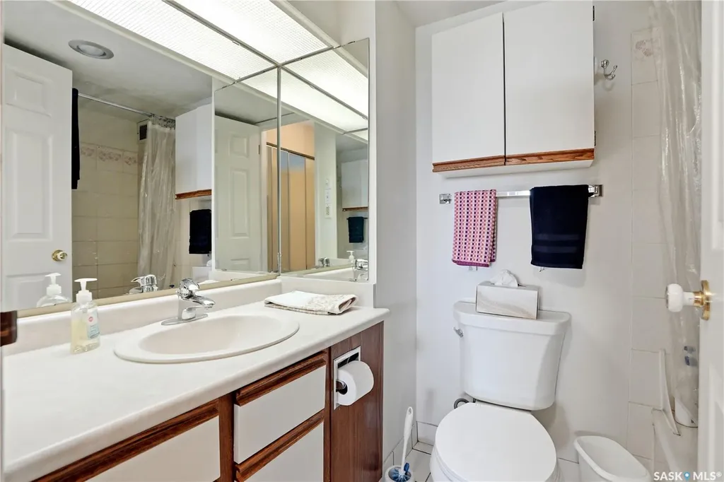 424 Spadina Crescent E Saskatoon SK S7K 6X7