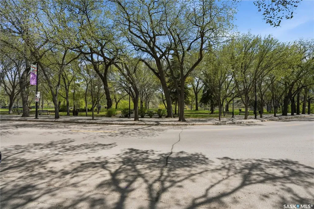 424 Spadina Crescent E Saskatoon SK S7K 6X7