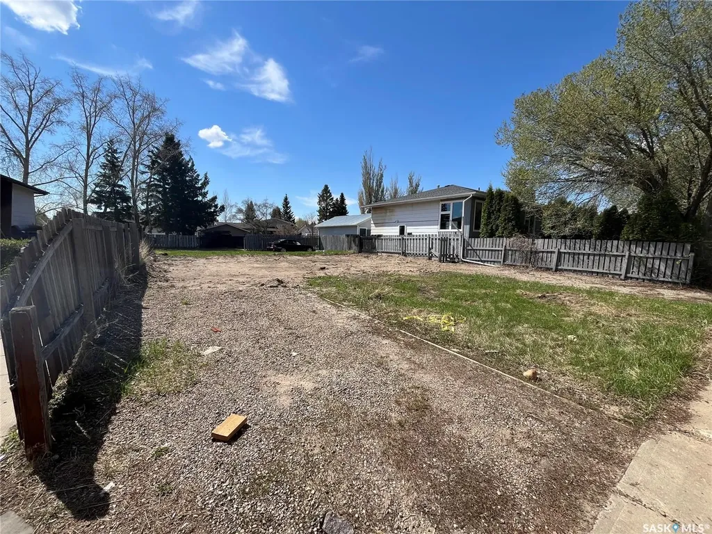 9016 Panton Avenue North Battleford SK S9A 3J9