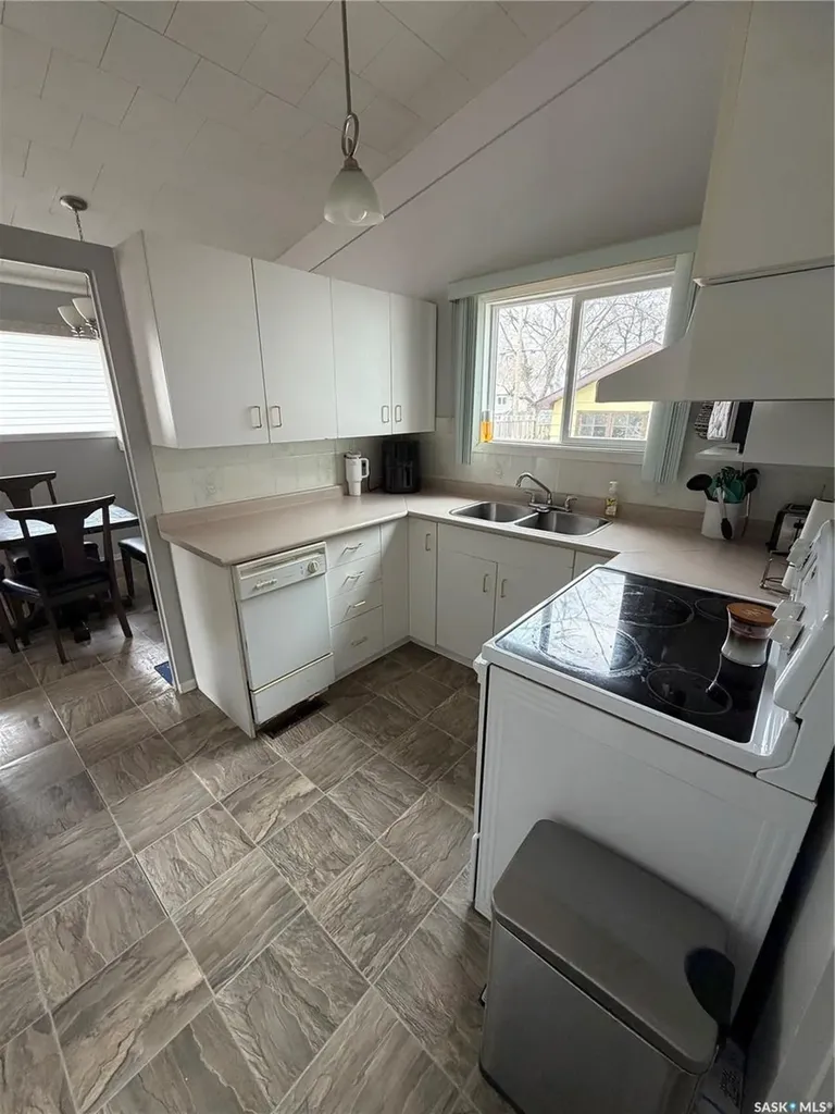 314 3rd Street E Carnduff SK S0C 0S0