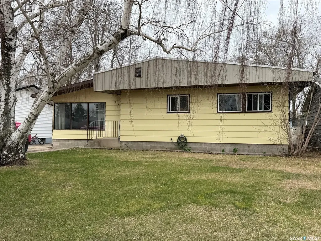 314 3rd Street E Carnduff SK S0C 0S0