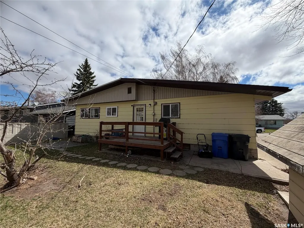 314 3rd Street E Carnduff SK S0C 0S0