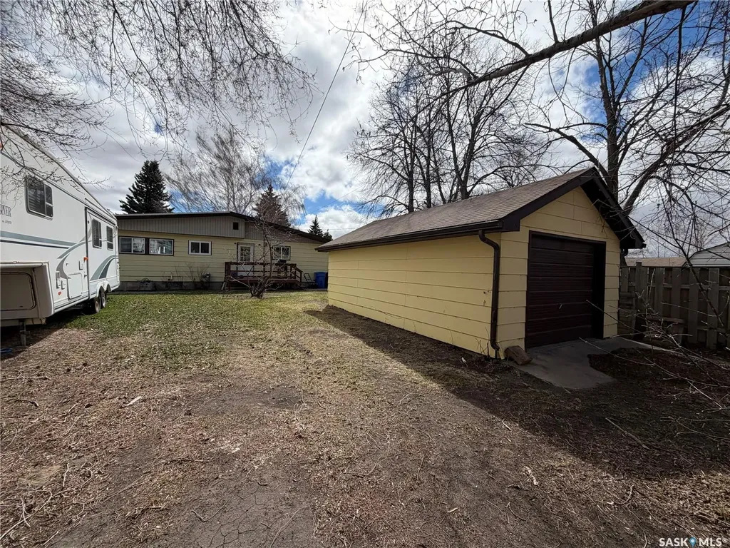 314 3rd Street E Carnduff SK S0C 0S0