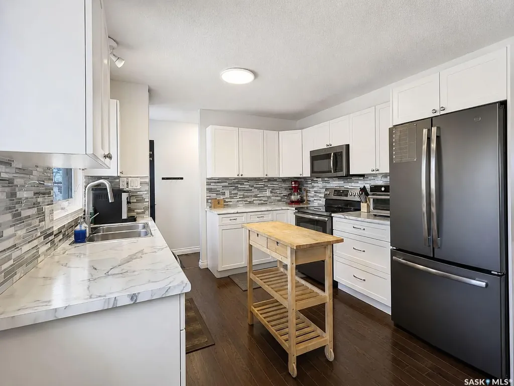 680 Eastwood Street Prince Albert SK S6V 2T5