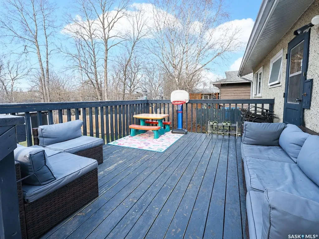 680 Eastwood Street Prince Albert SK S6V 2T5