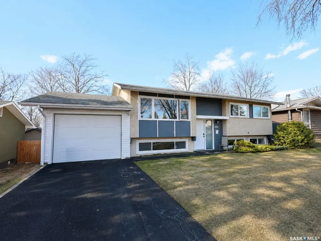 680 Eastwood Street Prince Albert SK S6V 2T5