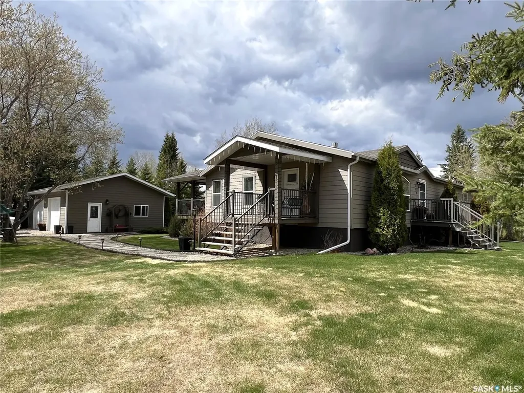 208 2nd Avenue SE Dorintosh SK S0M 0T0