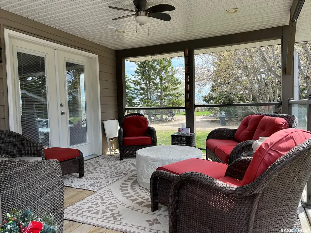 208 2nd Avenue SE Dorintosh SK S0M 0T0