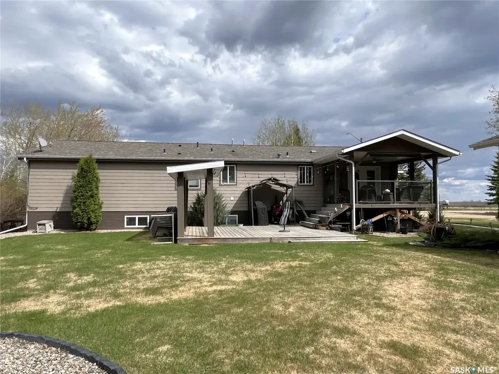 208 2nd Avenue SE Dorintosh SK S0M 0T0