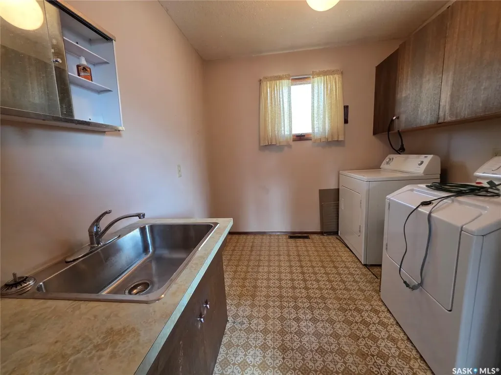 403 Annable Street Herbert SK S0H 2A0