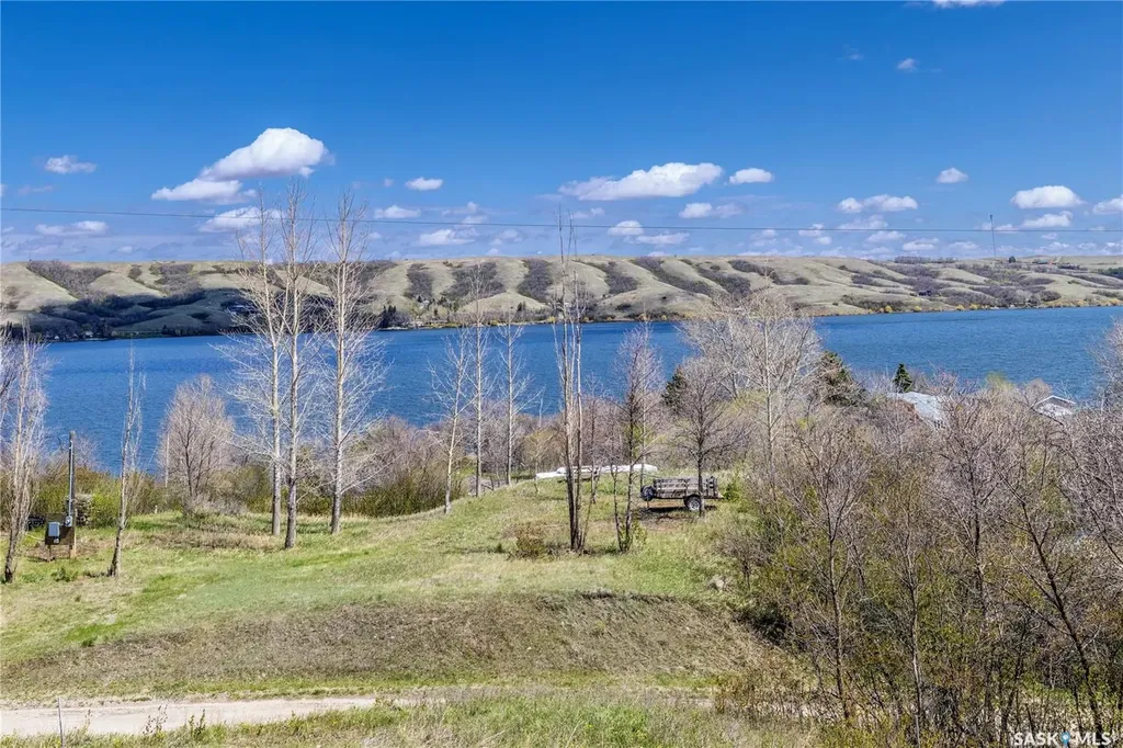 1045 Tatanka Drive South Lake SK S0H 0R0