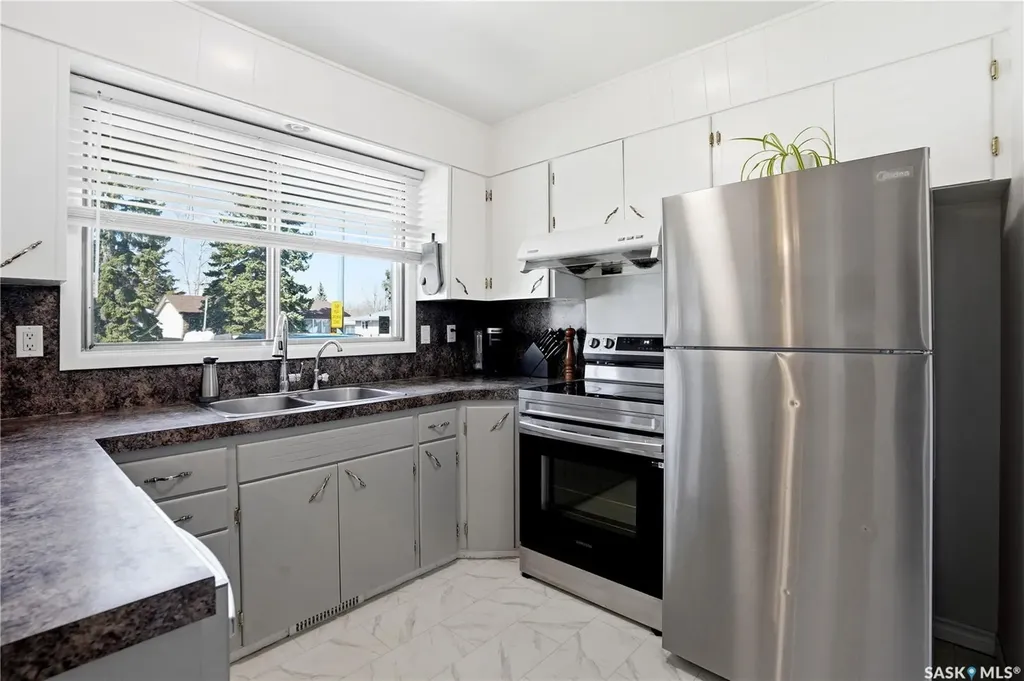 55 Donahue Avenue Regina SK S4R 3Y7