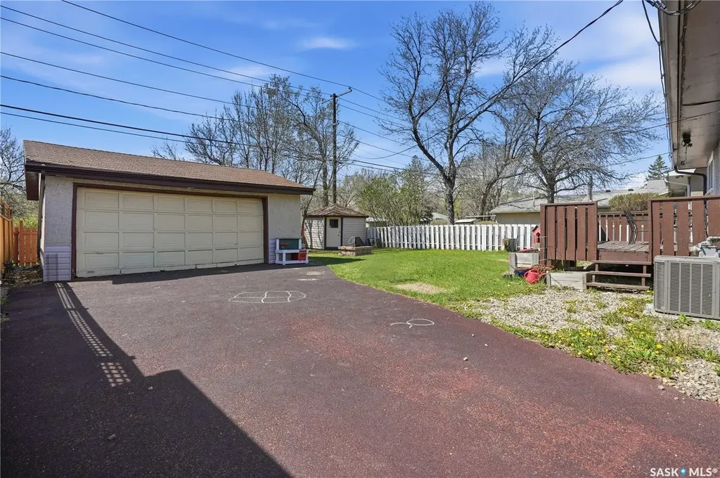 55 Donahue Avenue Regina SK S4R 3Y7