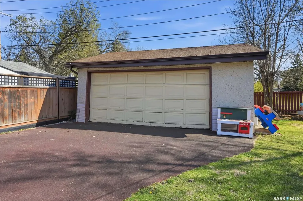 55 Donahue Avenue Regina SK S4R 3Y7
