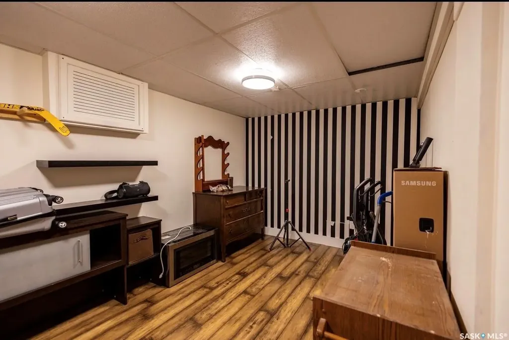 2258 Newis Bay E Regina SK S4V 0S5