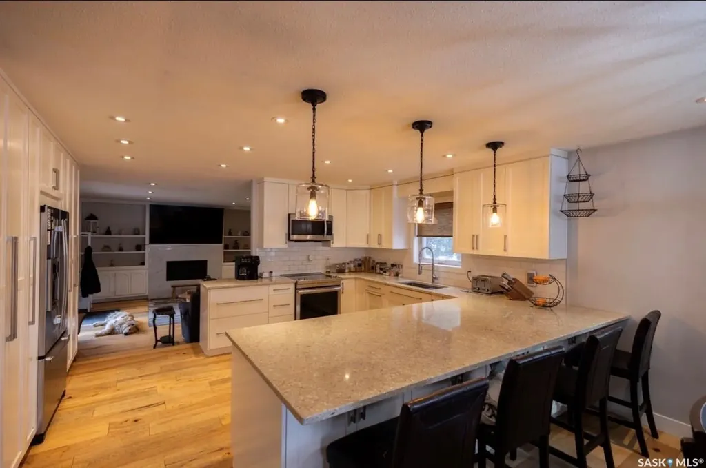 2258 Newis Bay E Regina SK S4V 0S5