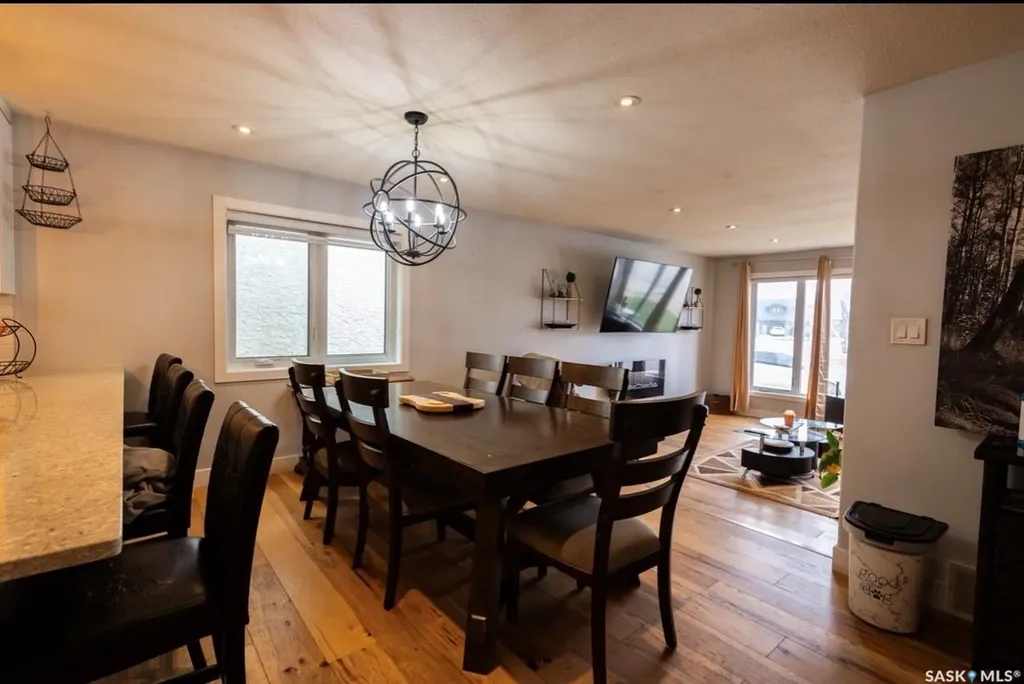 2258 Newis Bay E Regina SK S4V 0S5
