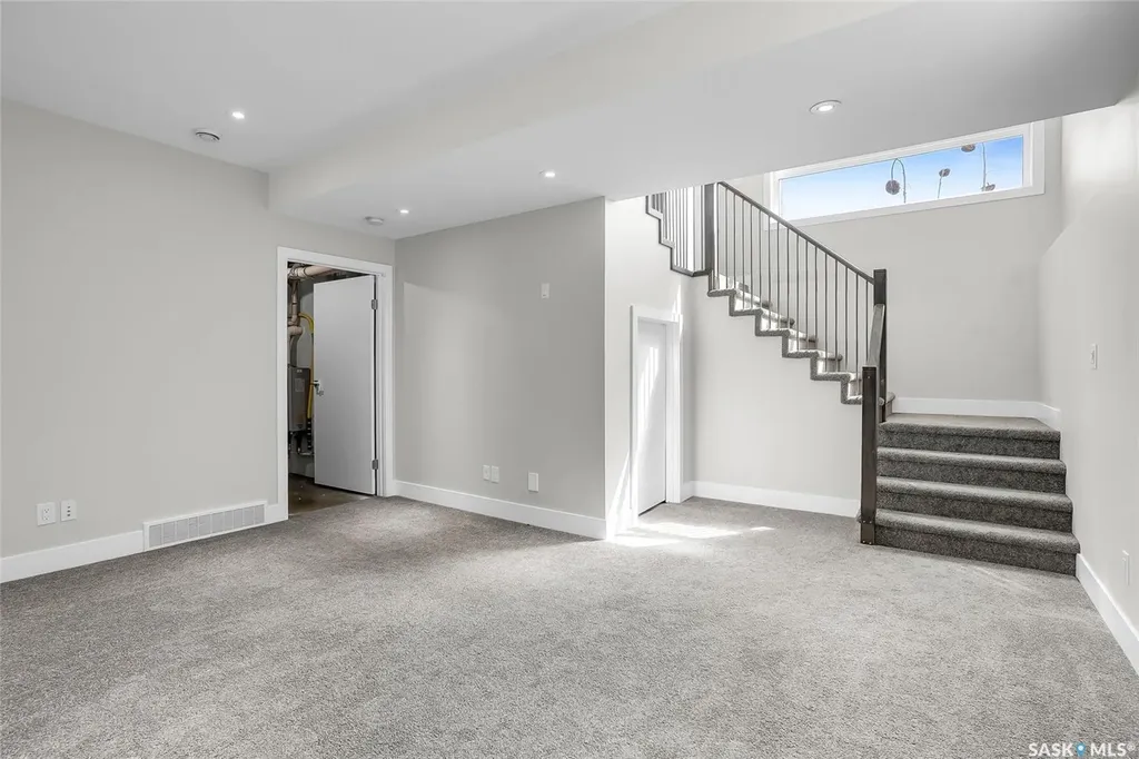 814 Werschner Court Saskatoon SK S7V 0G7