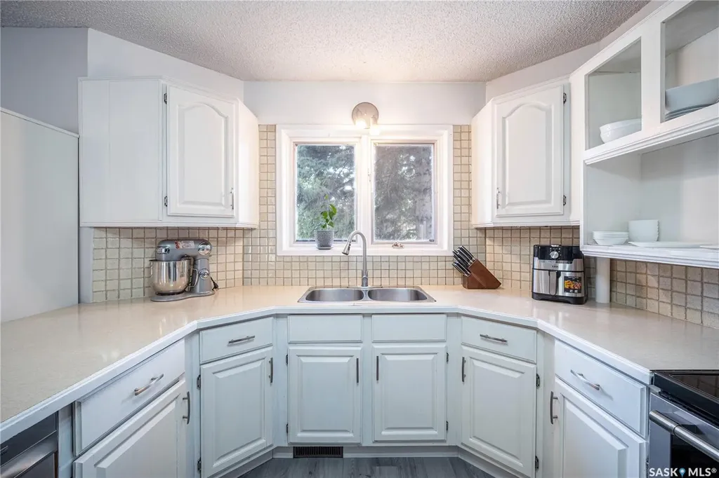 435 Christopher Road Saskatoon SK S7J 3S1
